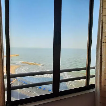Apartamento Cómodo Ap Frente Al Mar, Cerca A La Murallas