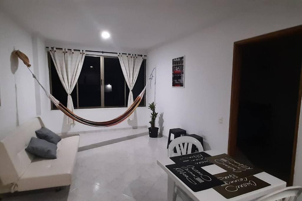 Apartamento Cómodo Ap Frente Al Mar, Cerca A La Murallas